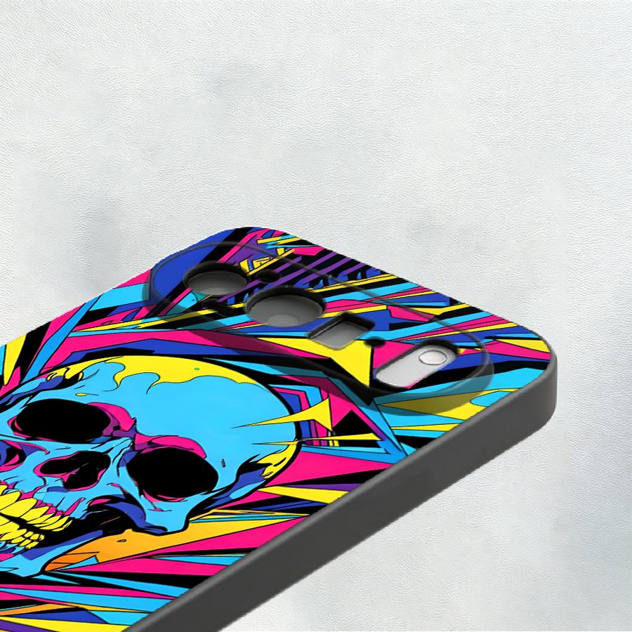 غطاء هاتف بتصميم جمجمة نيون بو - مراجعة Google Pixel 9 وسعره